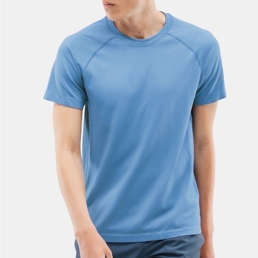 Fabletics The Training Day Short Sleeve Blue Tee Men’s M